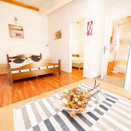 Guesthouse Lastavica Novalja Dış mekan fotoğraf